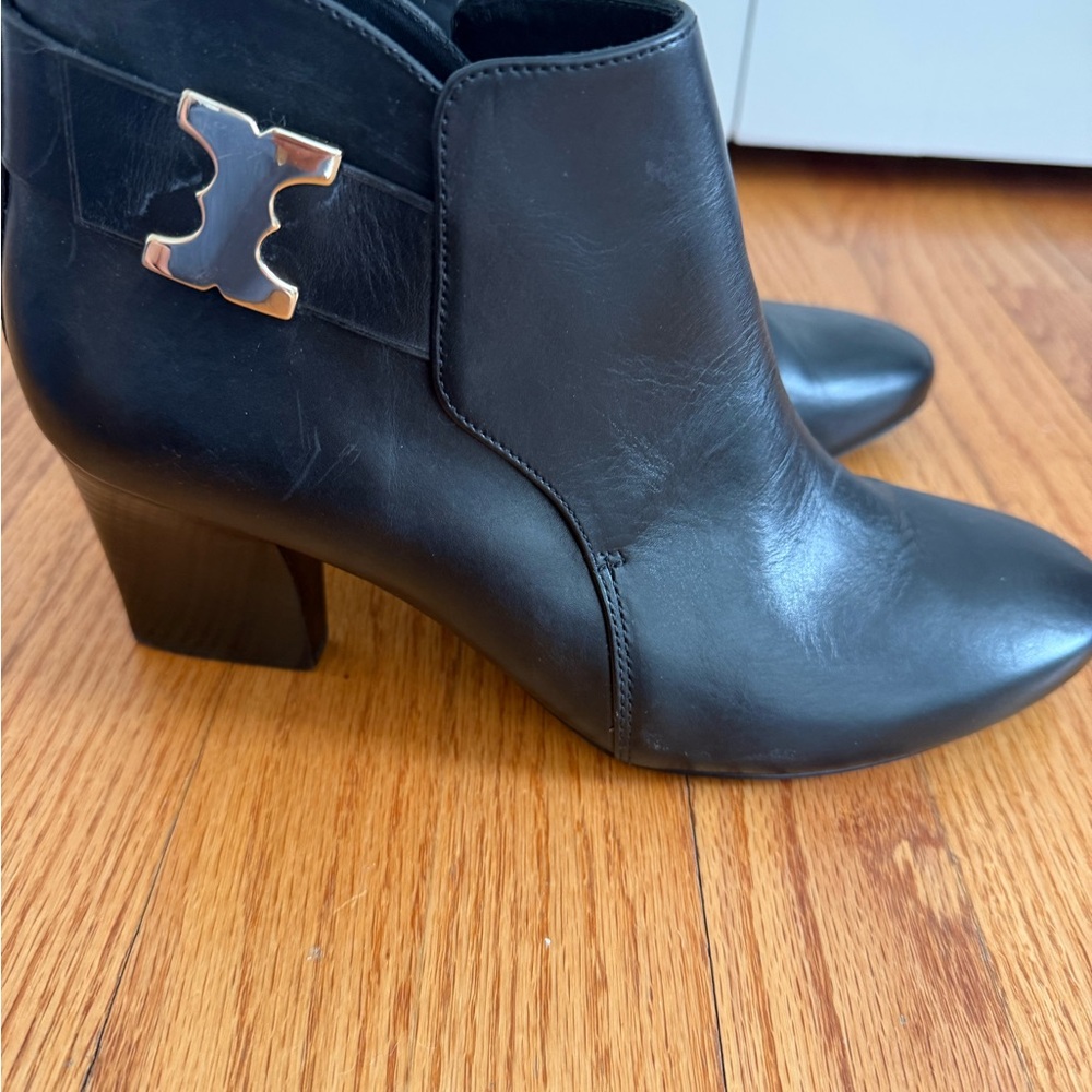 Tory Burch Black Leather Ankle Booties with Gold Logo Accent - Picture 2 of 3